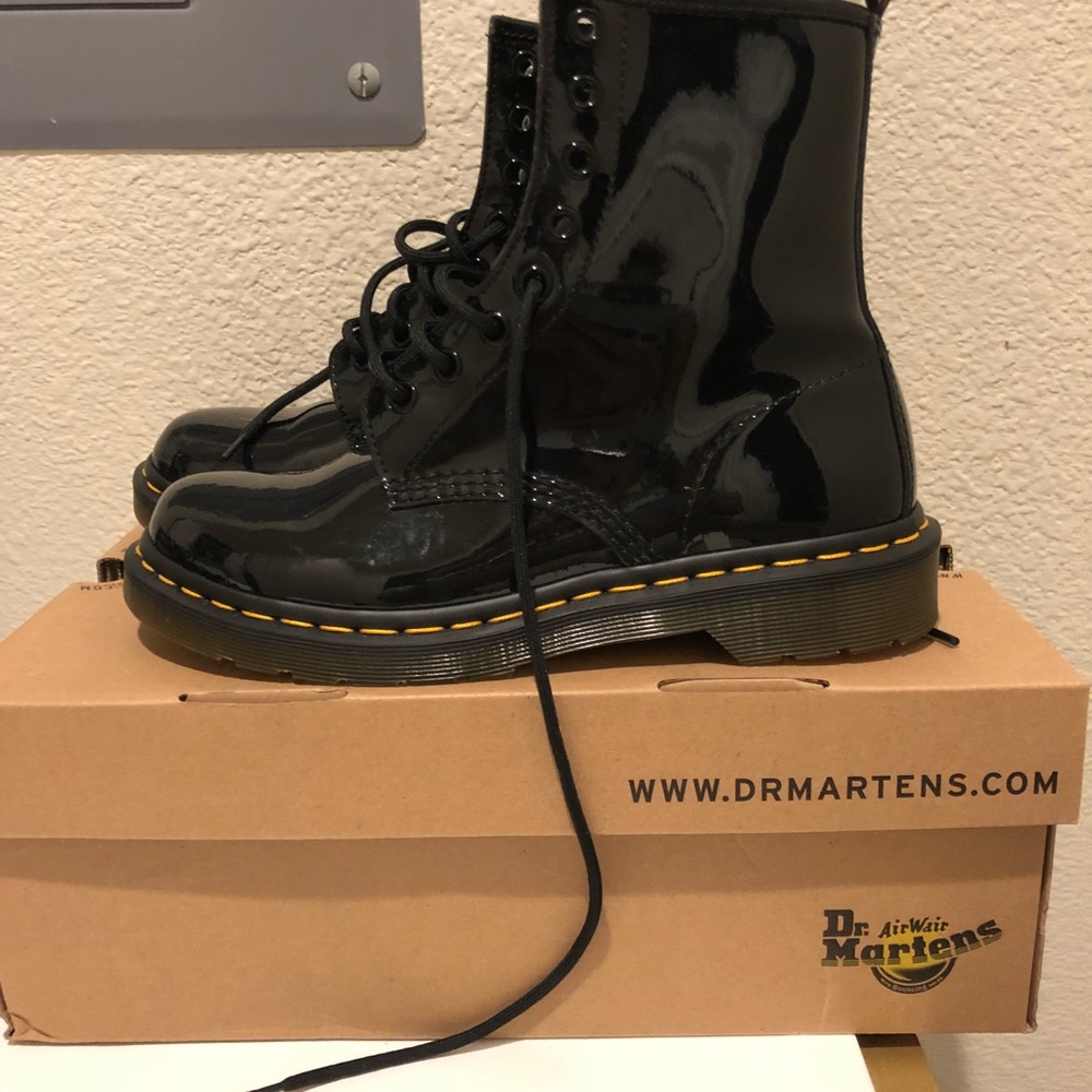 Dr. martens!!! Like new fit a size 7.5 in women!